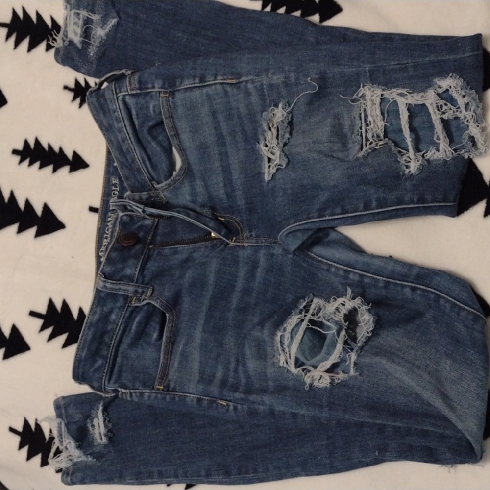 AMERICAN EAGLE JEANS